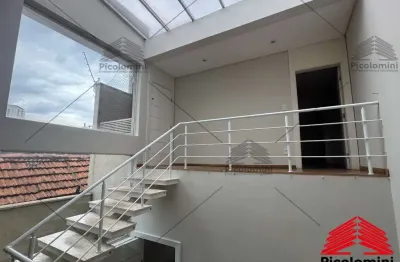 Sobrado à venda, mooca, 300 m² ,03 andares, suite master, escritório, closet,hidro,sistema de alarme,aquecedor solar,edícula,06 vagas de garagem.