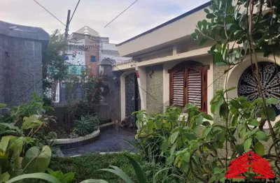 Casa térrea a venda na penha com 3 quartos e 2 edículas, total  6 quartos, com jardim e quintal e 2 vagas cobertas
