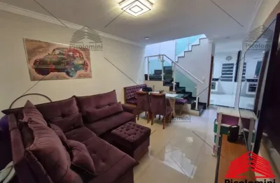 Sobrado à venda na vila prudente, 2 quartos, 2 suítes, varanda, lavabo 3 banheiros, 2 vagas, 90m². 700 metros do monotrilho