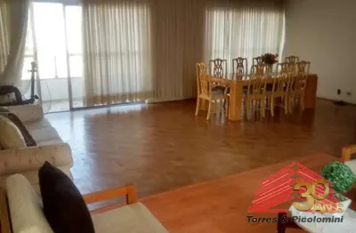 Apartamento com 200,00 m de área privativa, no melhor local da av. paes de barros, andar alto, contendo 3 dormitórios , sendo (1suíte) , amplo living