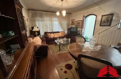 Sobrado para locação na moóca, 180 m2, 3 dormitórios (1 suite com varanda), cozinha planejada, lavanderia, quintal, churrasqueira, 2 vagas de garagem