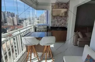 Apartamento à venda no tatuapé, 2 quartos, 1 suíte, varanda gourmet,  móveis planejados, 2 banheiros e 1 vaga de garagem! piscina, academia e mais