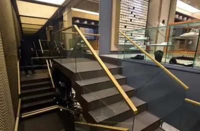 Prédio comercial à venda no brás, com 3 andares, loja, confecção, refeitório, estoque, 2 banheiros e 300,00 m² de área! ótima localização