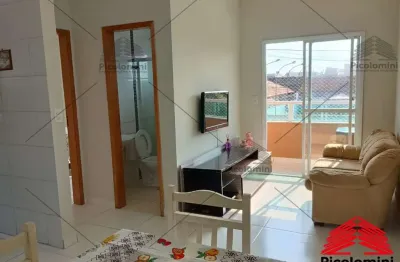 Casa em condomínio à venda em praia grande-sp, bairro maracanã! 1 quarto, sala 2 ambientes com sacada, 1 banheiro, 1 vaga. 300 metros da praia