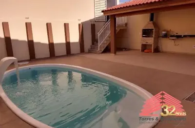 casa a venda, R$ 490.000,00,  Próximo do Metrô V.Prudente,  2 suítes, 2 vagas coberta, Piscina e churrasqueira, interfone e portão automático.