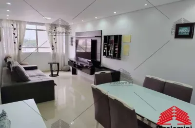 Apartamento à venda Bom Retiro reformado, com 4 quartos, 1 suíte, sala 2 ambientes, 2 banheiros e 109m² de área.