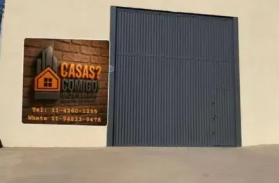 Procura um espaço amplo, versátil e bem localizado para o seu negócio?