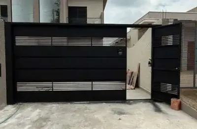 Casa para locação em São Paulo-SP, Jardim Flor de Maio: 3 quartos, 1 suíte, 2 salas, 2 vagas de garagem, 170m² de área.