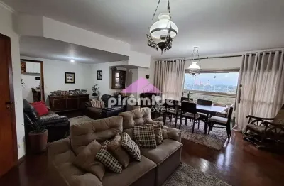 Apartamento 170m² com 4 Dormitórios e Vista para o Banhado à Venda por R$ 950.000 no Centro – São J