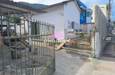 Casa com 5 dormitórios à venda, 504 m² por r$ 950.000,00 - centro - caraguatatuba/sp