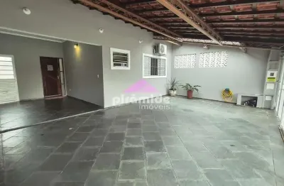 Casa no Residencial Bosque dos Ipês no Condomínio Bosque dos Ipês em São José dos Campos