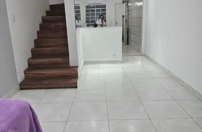 Casa para locação com 2 dormitórios, independente com 1 vaga de garagem