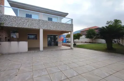 560 m²|04 dormitórios|piscina com 50 m²|200 metros da praia