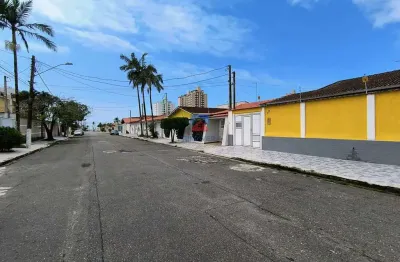 Casa com piscina|05 dormitórios|churrasqueira á carvão|$830 mil