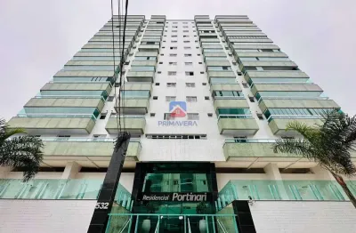 Apartamento vista mar, 2 suítes localizado no centro do caiçara