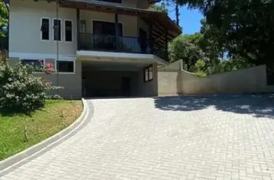 Casa alto padrão com 3 dormitórios + suíte próximo ao centro de são bento do sul-sc