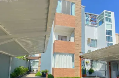 Apartamento térreo semimobiliado a apenas 380m do mar em balneário piçarras-sc