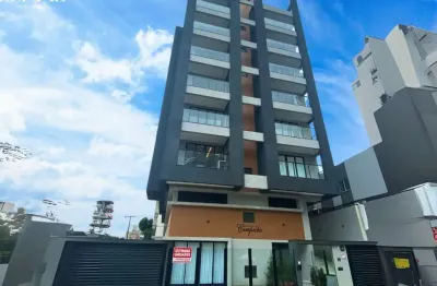 Apartamento com 1 suíte + 2 demi-suítes a 200 m do mar no centro de balneário piçarras-sc