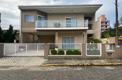 Casa mobiliada alto padrão com 248m², 5 dormitórios sendo 2 suítes em itajuba, barra velha-sc