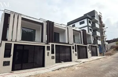 Sobrado alto padrão com 3 dormitórios sendo 1 suíte em balneário piçarras-sc