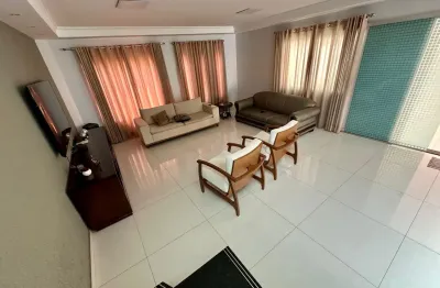 Sobrado de 309m² com 3 suítes jardins mônaco, com piscina aquecida e poço artesiano