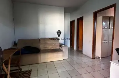 Casa terreno inteiro sendo 2/4, três vagas de garagem!!!!