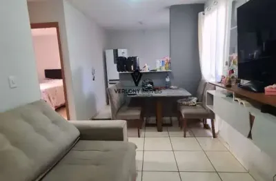 Apartamento térreo 2/4 com uma área privativa extra no bairro jardim holanda