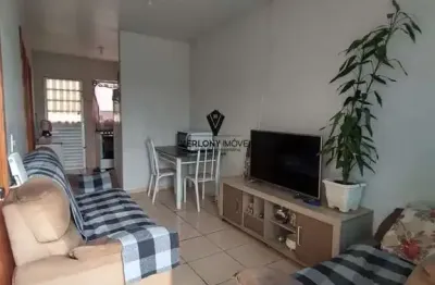 Oportunidade casa sozinha no terreno 2/4, corredores laterais e quintal.