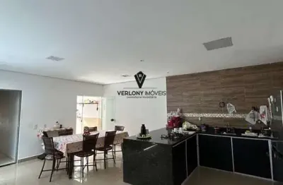 Casa 2/4 com cozinha gourmet e vaga para 2 veículos, no bairro taiaman