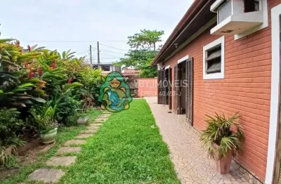 Casa com edícula à venda na praia das palmeiras, 700 metros da praia.