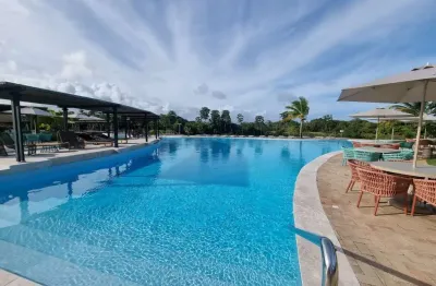 Lote com 700,00m², situado em um dos planos mais elevados do condomínio !