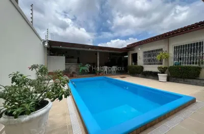 Casa térrea de alto padrão no parque dez – piscina, energia solar e espaço gourmet!