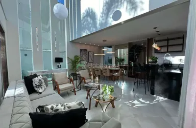 Casa com 3 quartos para alugar na Avenida Doutor Theomário Pinto da Costa, 450, Chapada, Manaus