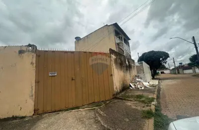 Casa de esquina na Samambaia Norte 3 Quartos, Ambientes Amplos na  QR 433 CONJUTO 09