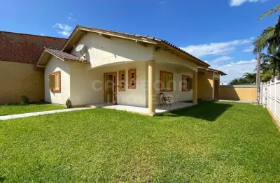 Ótima casa de esquina no centro de arroio do sal – perto do mar!