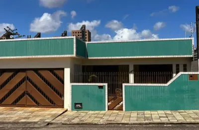 Casa com 3 quartos à venda no Candelária, Natal 