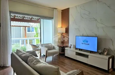 Charme e conforto: casa em condomínio discreto perto do centro de teresópolis, com duas suítes e 105 m².