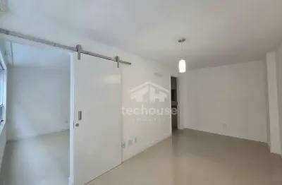Apartamento 44m² no centro de teresópolis: suíte, lavabo e vaga demarcada