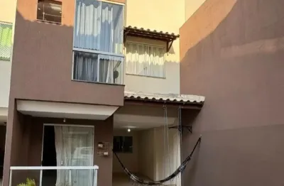 Sua casa duplex dos sonhos em condomínio fechado: conforto e segurança!