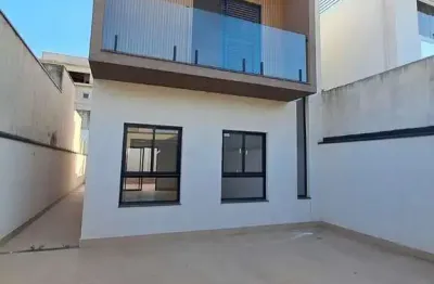 Imperdível casa à venda em Cajamar-SP, bairro Portais! 3 quartos, 1 suíte, 2 salas, 3 banheiros, 2 vagas, 118 m²! Venha conferir!