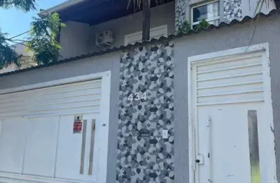 Casa à venda em Cajamar-SP, bairro Portais (Polvilho) com 3 quartos, 1 suíte, 3 salas, 3 banheiros, 4 vagas, 240m².