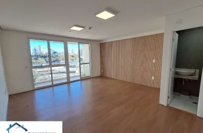 Sala Comercial de Alto Padrão no Centro de Jundiaí-SP: 1 sala, 1 banheiro, 1 vaga de garagem, 36,00 m² de área.