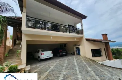 Casa de Luxo no Condomínio Jardins (Polvilho) em Cajamar-SP: 4 Quartos, 4 Suítes, 2 Salas, 6 Banheiros, 6 vagas, 426m².