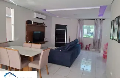 Casa em Condomínio à Venda em Cajamar-SP: 3 Quartos, 1 Suíte, 2 Salas, 2 Banheiros, 2 Vagas - 120m² no Centro.