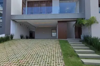 Casa de Luxo em Condomínio Exclusivo em Jundiaí-SP  3 Quartos, 3 Suítes, 3 Salas, 5 Banheiros, 4 Vagas  312m²  Villaggio San Marco