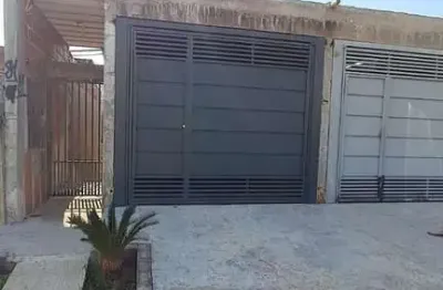 Imóvel Espaçoso  à Venda em Várzea Paulista-SP no Bairro Jardim Brasil: 5 Quartos, 1 Suíte, 9 Salas, 4 Banheiros - Confira!