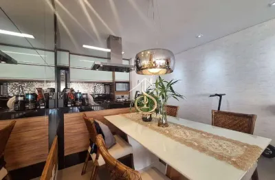 Este lindo apartamento com 2 suítes, 2 vagas de garagem e uma decoração impecável é simplesmente apaixonante