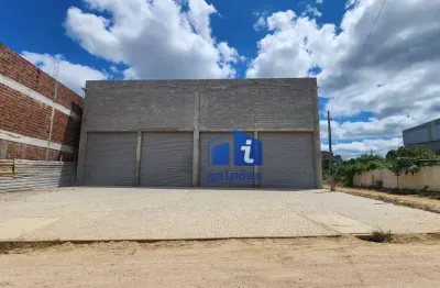 Galpão com 850 m² à 150 metros da av. henrique de holanda em vitória do santo antão  - pe