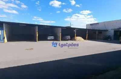 Terreno com 917 m² parcialmente coberto no centro de sete lagoas - mg