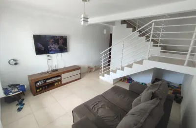 Sobrado em Potecas - São José com 91m² com 2 dormitórios  quitado